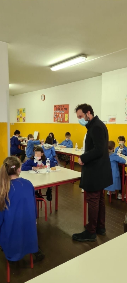 MONCALIERI - Controlli a sorpresa nella mensa scolastica: spunta l'assessore