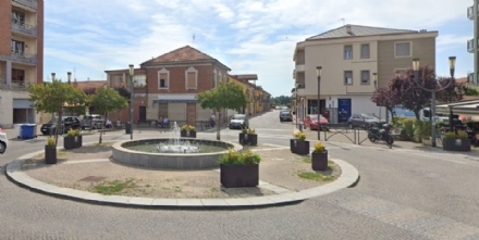 BEINASCO - Stop al disco orario negli orari di pausa pranzo nei parcheggi di piazza Vittorio Veneto