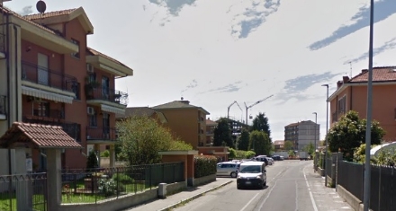 MONCALIERI - Scorda le chiavi e tenta di entrare in casa scavalcando: scambiato per ladro finisce in ospedale