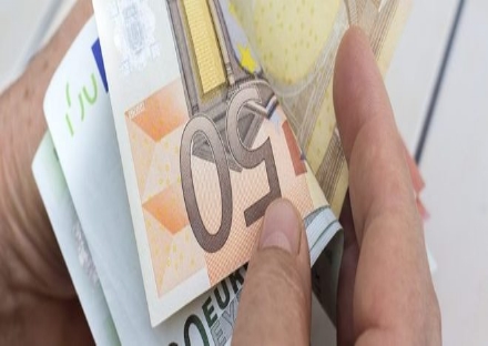 NICHELINO - Il gesto nobile di una negoziante: dona tutto il contributo covid ai bisognosi