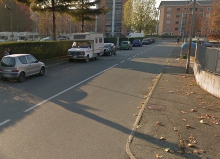 NICHELINO - Squadre di inquilini per fare la manutenzione nelle case Atc di via Parri