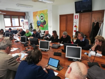 CRISI INDUSTRIALI - Incontro tra politica, aziende e sindacati, nasce il 'tavolo automotive'