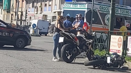 MONCALIERI - Incidente in moto in piazza Bengasi, centauro in ospedale