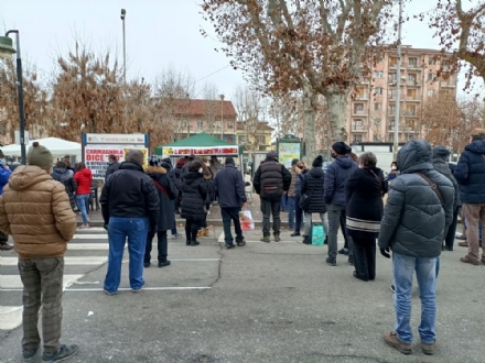 CARMAGNOLA - Risposta compatta del territorio all'ipotesi nucleare: 1300 firme raccolte in 4 ore