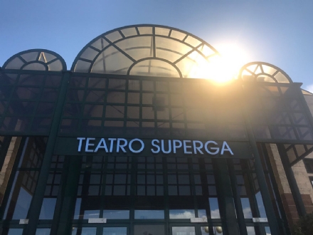 NICHELINO - 'Nel bel mezzo di un gelido inverno',  lo spettacolo al teatro Superga