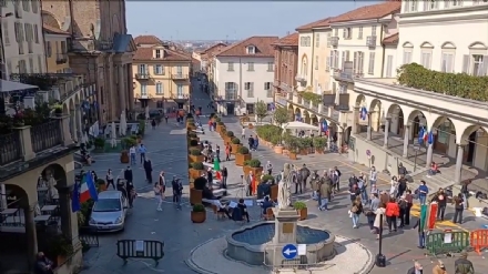 MONCALIERI - Cambia l'orario dell'isola pedonale in centro storico