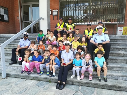 LA LOGGIA - I piccoli vigili imparano la sicurezza sulla strada