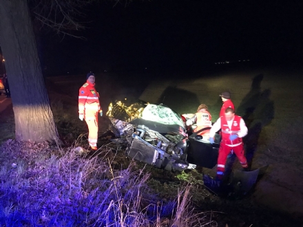 CARMAGNOLA - Ennesimo schianto sulla 393: muore un carmagnolese di 37 anni