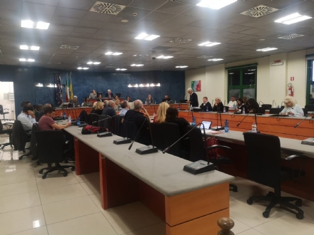 NICHELINO - Caos in maggioranza: si dimette l'assessore Ramello. Il sindaco sfida i dissidenti: 'Sfiduciatemi'