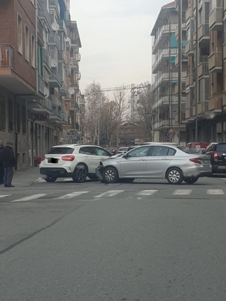 NICHELINO - Due giorni di incidenti in città: feriti e caos sulle strade