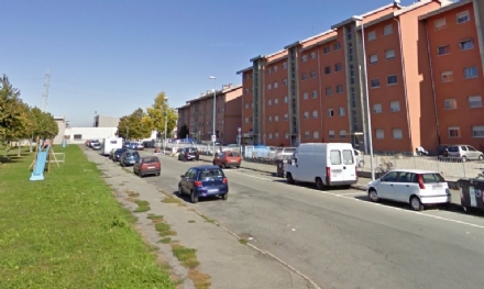 CARMAGNOLA - Litiga per il traffico e rifila due sberle alla conducente donna