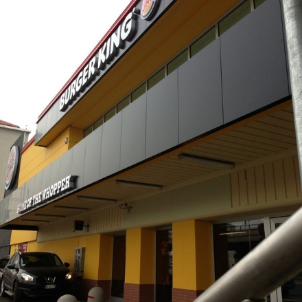 MONCALIERI - Nuova rapina al Burger King di corso Roma