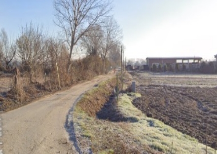 LA LOGGIA - I navigatori portano i tir in zona via Pastrengo ma non ci passano, il Comune vieta il passaggio