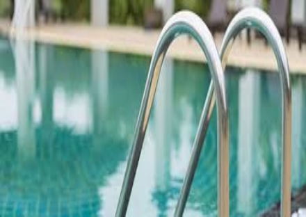 RIVALTA - Troppi batteri nella piscina piccola Veleffe al Momy sport: disposto il divieto di balneazione