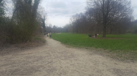 MONCALIERI - Trovato uomo impiccato nel parco delle Vallere