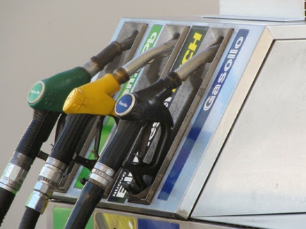 TORINO SUD - Aumenti da record per benzina e diesel dopo le bollette di luce e gas