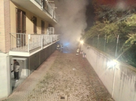 CARMAGNOLA - Incendio nei garage, evacuata una palazzina dai vigili del fuoco - TorinoSud