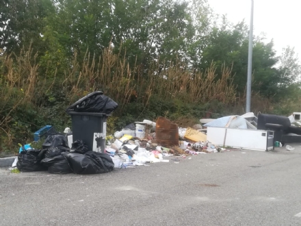 MONCALIERI - Maxi discarica in borgata Carpice: esposto dei cittadini