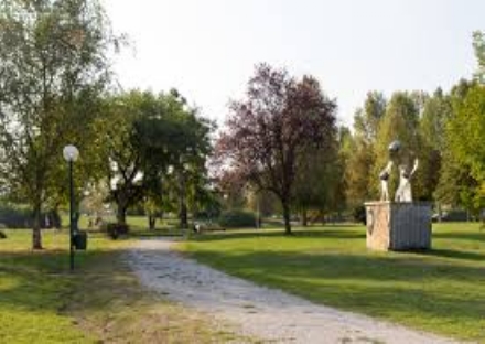 CARMAGNOLA - Il Comune decide di chiudere il parco Cascina Vigna