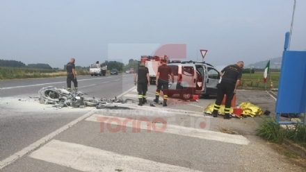 INCIDENTE MORTALE A PIOSSASCO - Motociclista perde la vita nello scontro con un furgone - FOTO