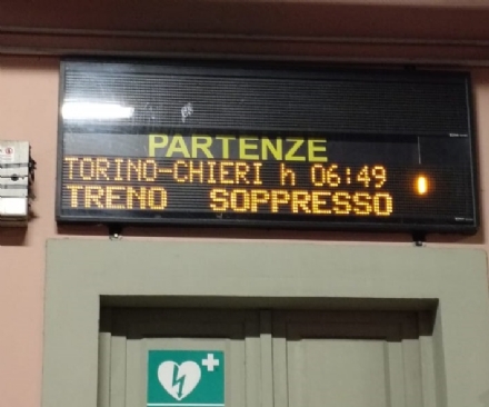 TRENI - Nuovo lunedì di passione per i pendolari della Chieri-Torino. E ora i problemi arrivano al lavoro