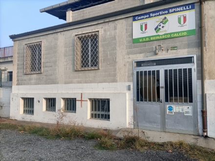 BEINASCO - La polizia locale scopre il gruppetto di 15 enni che si divertiva a sfasciare il campo sportivo Spinelli