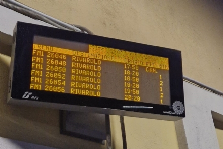 TRASPORTI - I pendolari si radunano per manifestare sui disservizi della Torino-Pinerolo