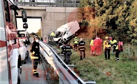 TRAGEDIA SULL'AUTOSTRADA - Morti due giovani operai di Moncalieri e Carignano nell'incidente di Carrù