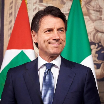 MONCALIERI - Cinque cittadini denunciano il premier Conte per vilipendio