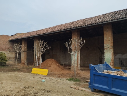 RIVALTA - Iniziati i lavori per il restauro di Casa Camosso: diventerà un social housing