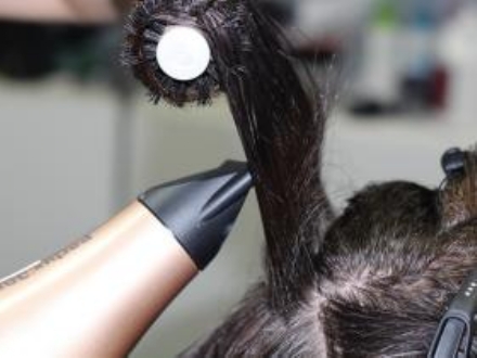 RIVALTA - Uscivano da un cortile privato con i capelli 'in ordine': indagine della polizia locale