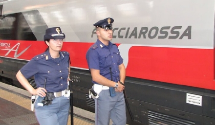 CARMAGNOLA - «Stazioni sicure»: controlli della polizia ferroviaria