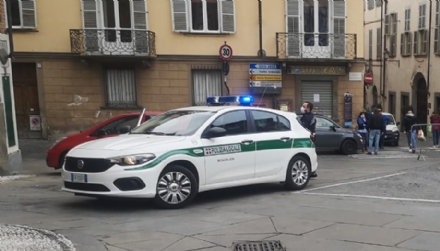 MONCALIERI - Fermato senza revisione tre volte in due settimane: macchina confiscata