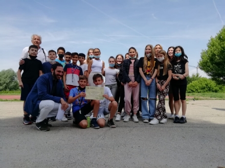 MONCALIERI - Piccoli 'Greta' crescono: la 1 media di Santa Maria vince il premio 'Plogging'