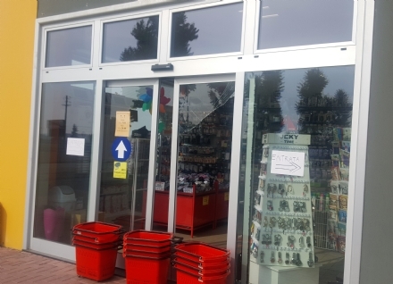 CARMAGNOLA - Supermercato nel mirino dei ladri per....un paio di calzini