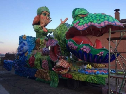 MONCALIERI - La sfilata dei carri di carnevale sarà piena di divieti