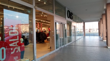 RIVALTA - Spaccata nella notte all''Ovs del centro commerciale di Pasta