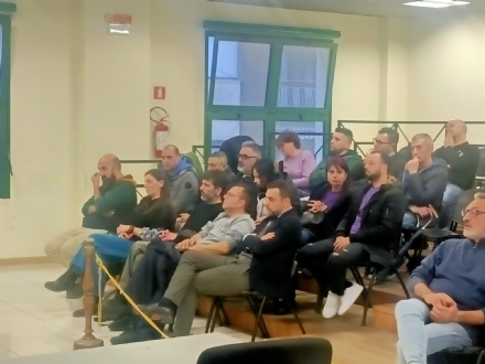 NICHELINO - Gli operai della Delgrosso in Consiglio comunale: 'Abbiamo ordini ma l'azienda chiude'