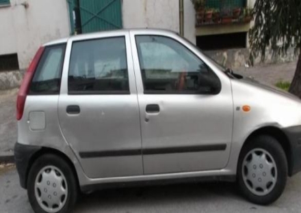MONCALIERI - Nuove segnalazioni per il maniaco della Punto grigia