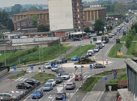 VINOVO - Iniziato il cantiere al passaggio a livello al Dega: su Garino lunghe code