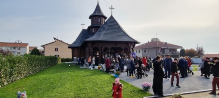 ORBASSANO - Inaugurazione con la prima funzione della chiesa ortodossa romena