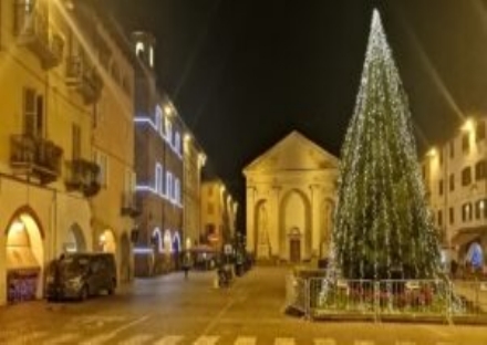 CARMAGNOLA - Da oggi parte il Natale con mercatini, mostre e giochi di luci