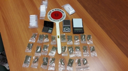 MONCALIERI - Spacciava marijuana in piazza Argiroupoli: fermato dalla polizia locale