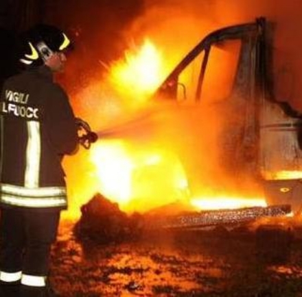 ZONA SUD/OVEST - Due auto a fuoco nella notte a Piossasco e Orbassano
