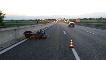 TROFARELLO - Grave incidente in tangenziale, centauro in ospedale