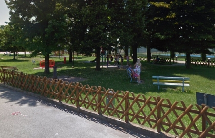 CANDIOLO - Vandali devastano il giardinetto di via Roma