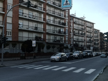 MONCALIERI - Nuovo semaforo in corso Roma, caos sul ponte del Sangone