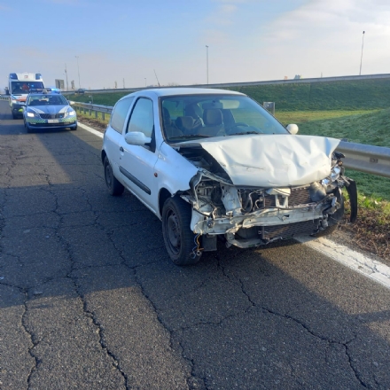 MONCALIERI - Incidente allo svincolo Bauducchi: un ferito