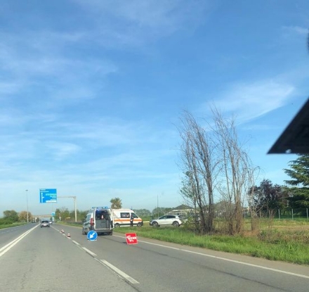 PIOSSASCO - Brutto incidente sulla provinciale 6: ciclista 80enne in ospedale