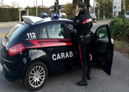 LA LOGGIA - Spaccia in casa e aveva le dosi nascoste nel doppiofondo del lavello